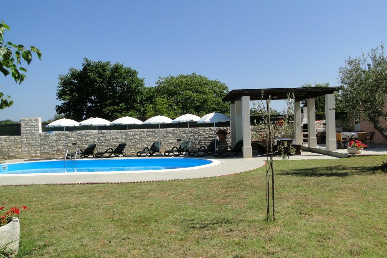 Apartments Villa Maran ウマグ エクステリア 写真