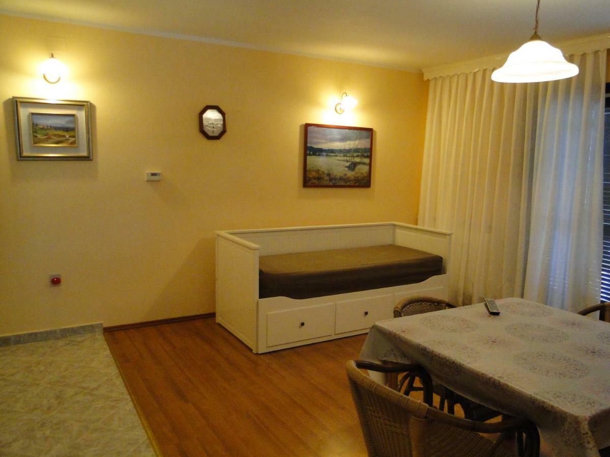 Apartments Villa Maran ウマグ エクステリア 写真