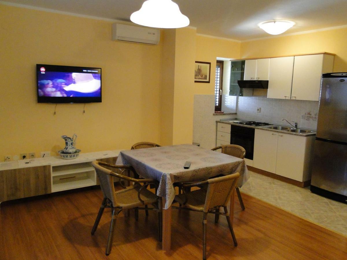 Apartments Villa Maran ウマグ エクステリア 写真